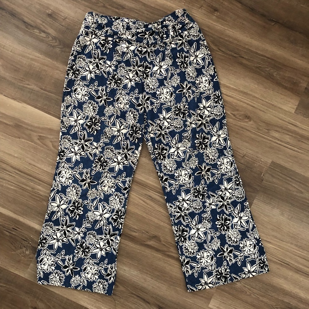 Robert Louis blue with white and black floral print wide leg pants size Large